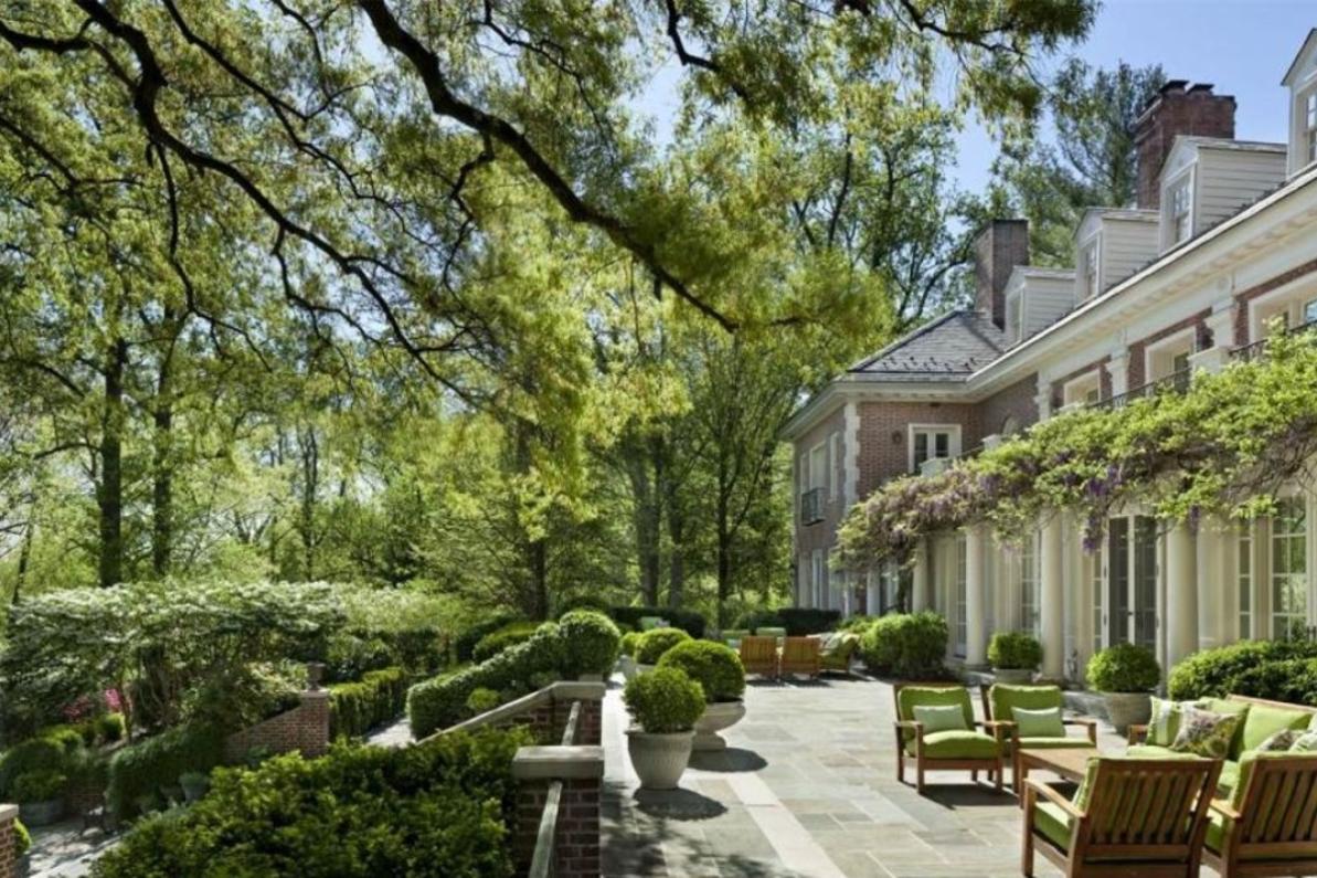 What Are The Most Public Celebrity Homes?