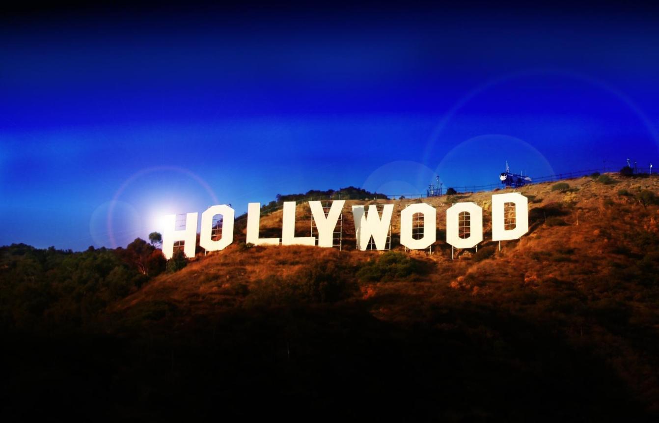 W jaki sposób domy gwiazd wpływają na lokalny rynek nieruchomości w Hollywood?
